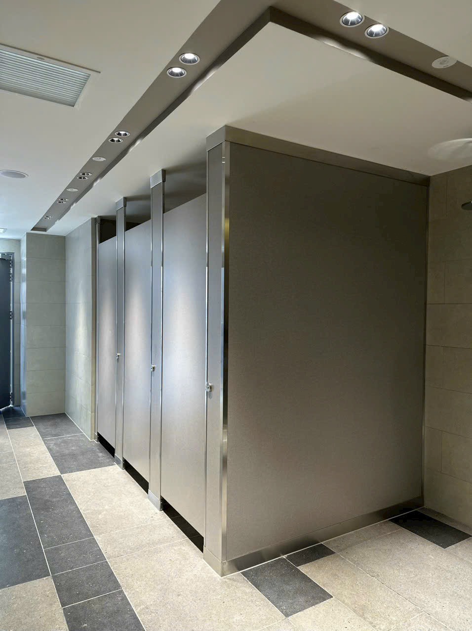 vách ngăn giá tốt 